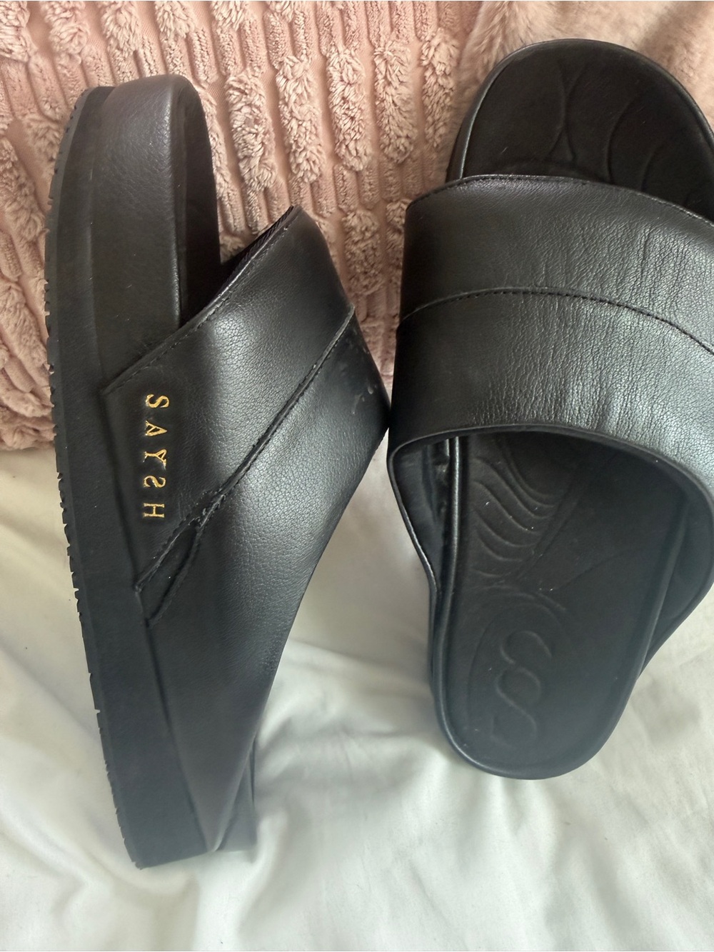 SAYSH Women’s Black Recovery Slides Sandals never worn
